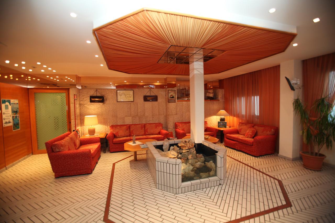 Hotel Gabbiano San Domino Bagian luar foto