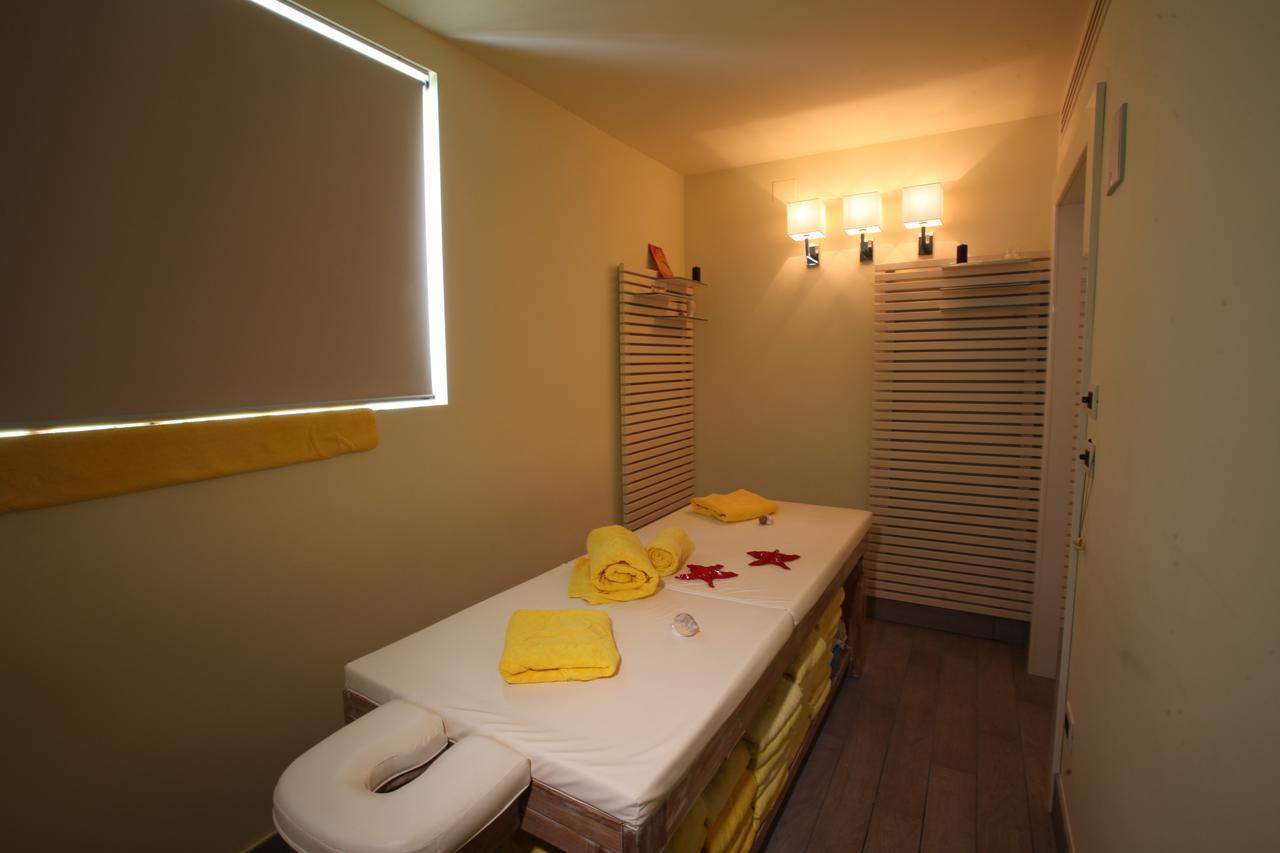 Hotel Gabbiano San Domino Bagian luar foto